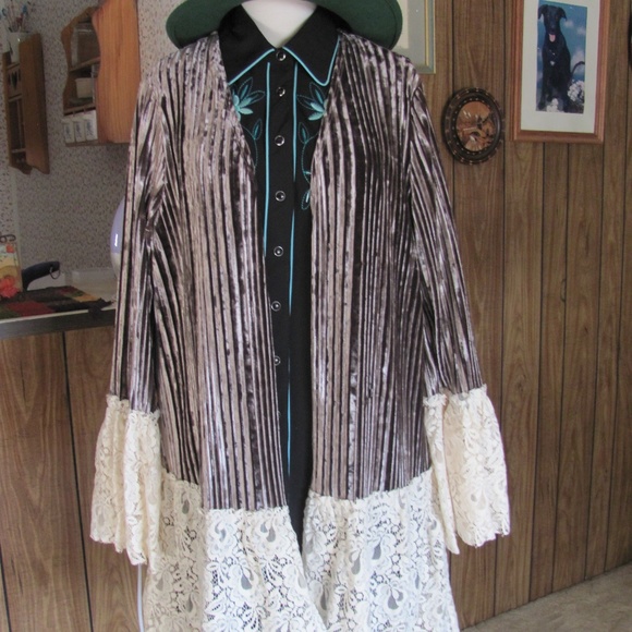 ORIGAMI BY VIVIAN  LADIES DESIGNER VELVET & LACE - Picture 1 of 8